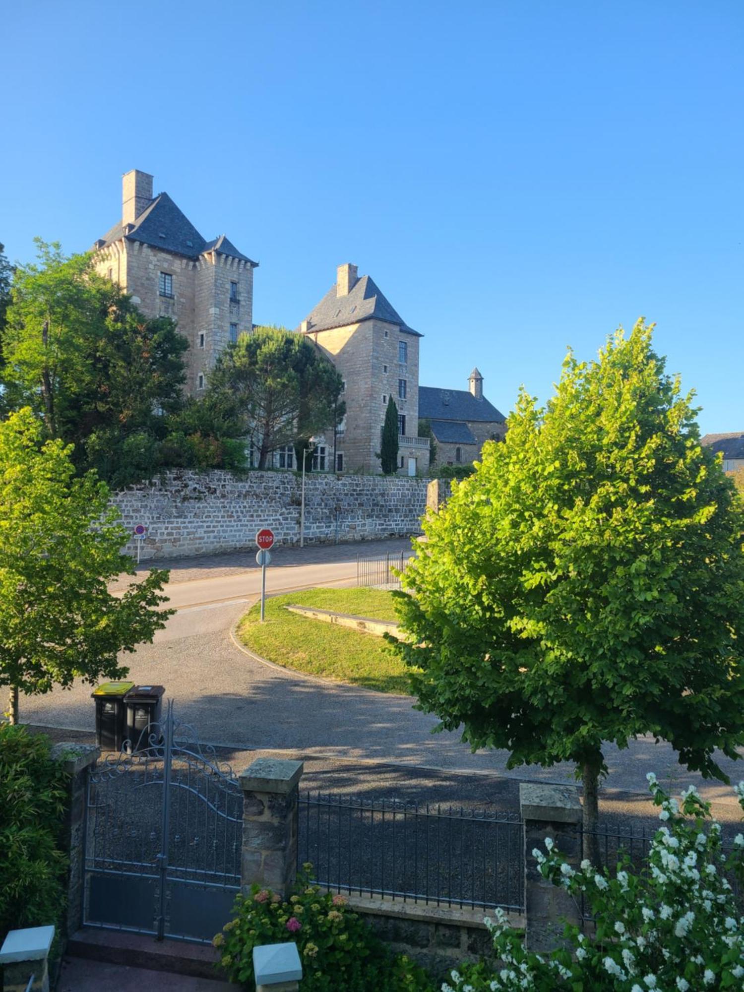 Les Dependances Du Chateau Noailles  Ngoại thất bức ảnh
